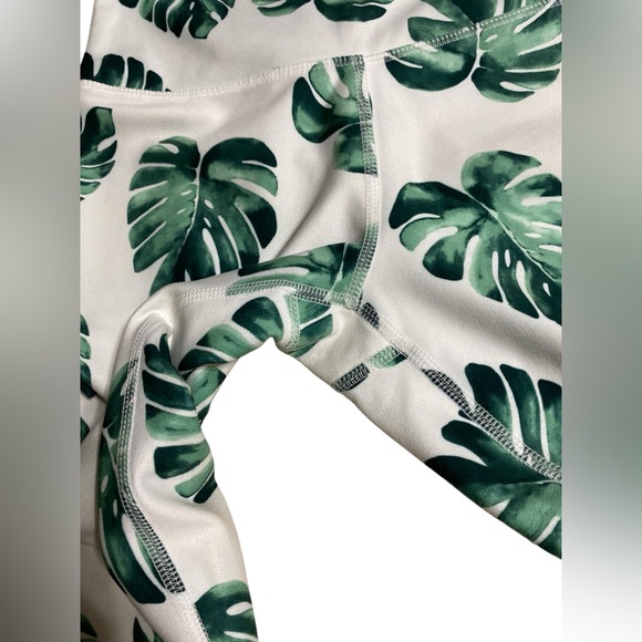 Wildfox | small palm leaf all over print soft leggings - Picture 3 of 5